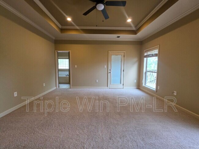 Building Photo - 1901 Hidden Creek Dr