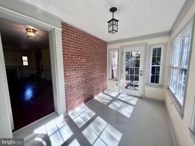 Building Photo - 2525 N George Mason Dr