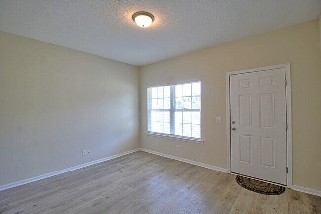 Building Photo - 260 Whippoorwill Wy NE