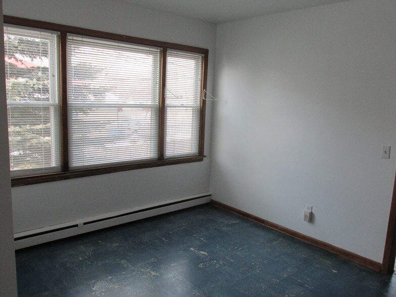 Building Photo - 1113 Haywood Dr