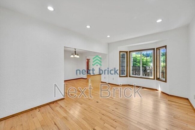 Building Photo - 21501 21st Ave W