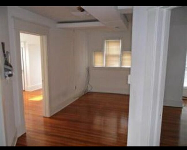 Building Photo - 231 W Virginia Ave