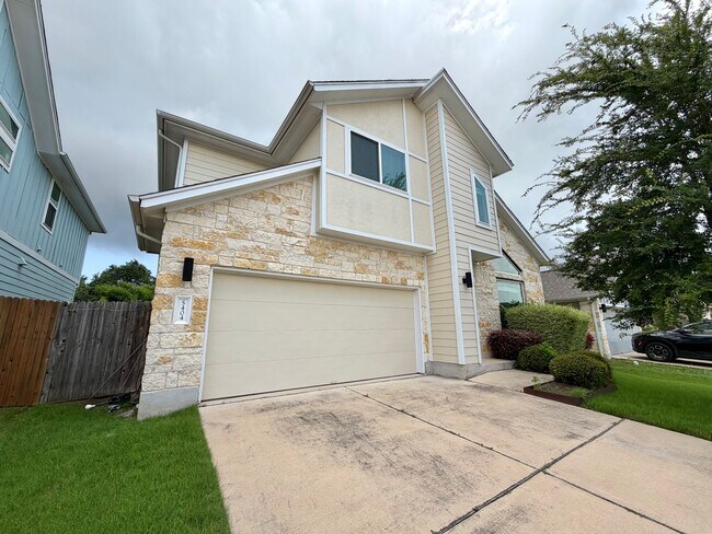 Building Photo - 5404 Bonneville Bend
