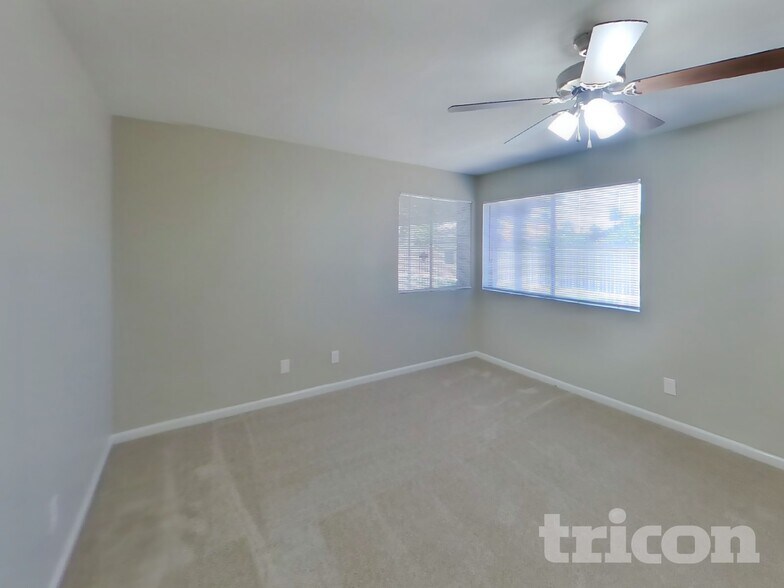 Building Photo - 6317 W Desert Hills Dr