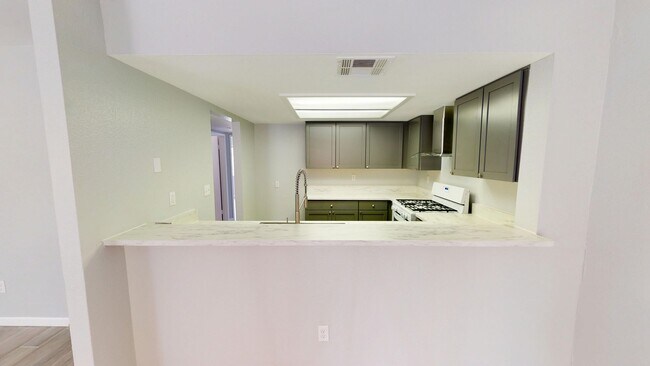 Building Photo - Newly Updated 2 bed, 2 bath located in San Bernardino!