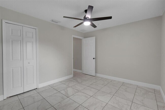 Building Photo - 810 Valnera Ct