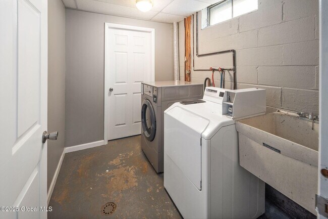 Building Photo - 55 Miller Ave