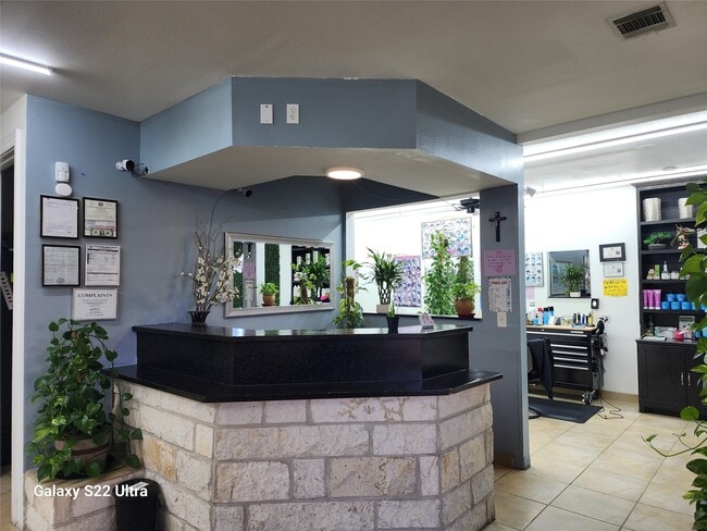 Building Photo - 410 Rosamond St