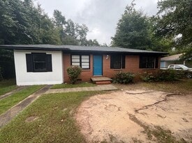 Building Photo - 204 Ravenwood Way