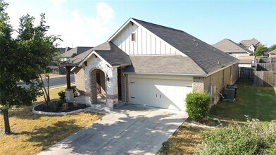 Building Photo - 1000 Farmhouse Dr