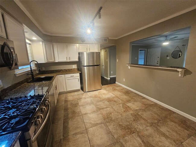Building Photo - 10603 Georgian Dr