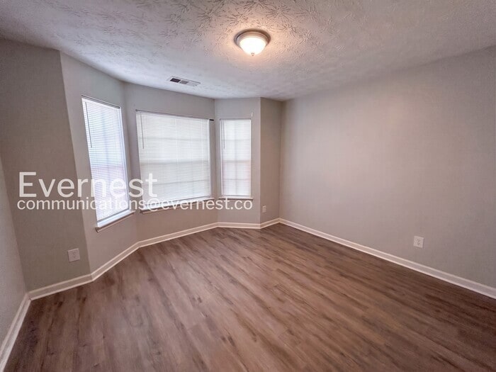 Building Photo - 1311 Birch Ct