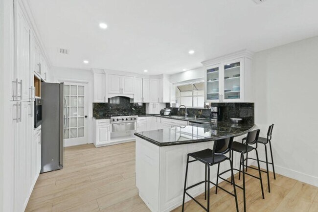 Building Photo - 486 NW 1st St