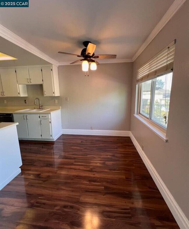Building Photo - 1093 Mohr Ln