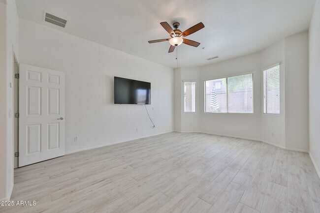 Building Photo - 30870 N 125th Dr