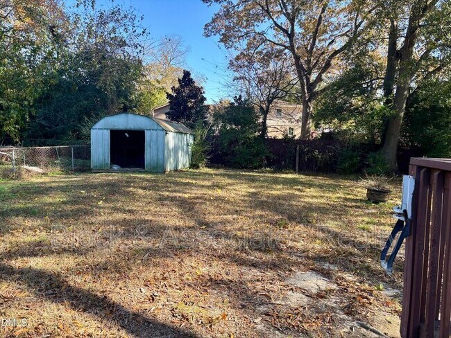 Building Photo - 1019 Greenwich St