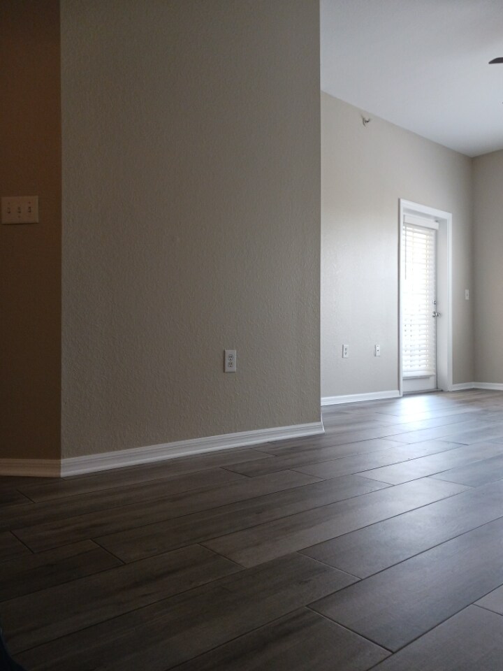Dinning Room - 200 4th Ave S