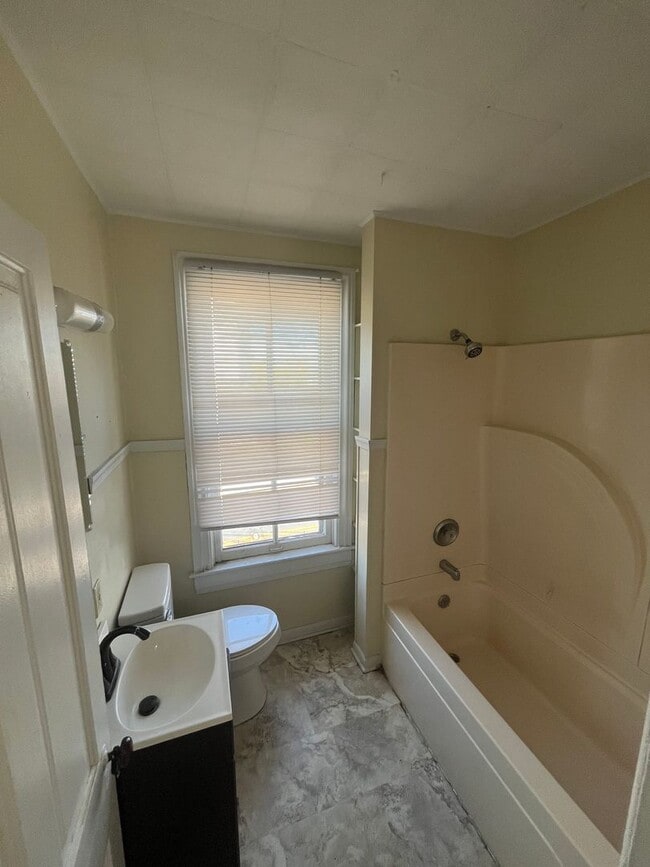 Building Photo - 436 N Second St