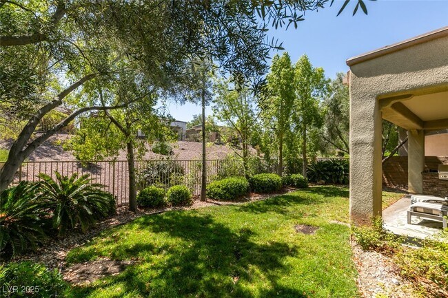 Building Photo - 46 Fountainhead Cir