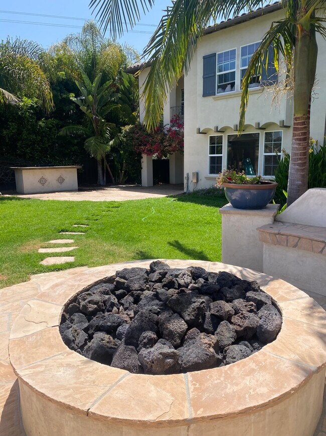 Building Photo - 6848 Estrella de Mar Rd