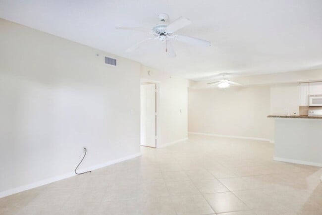 Building Photo - 284 Village Blvd