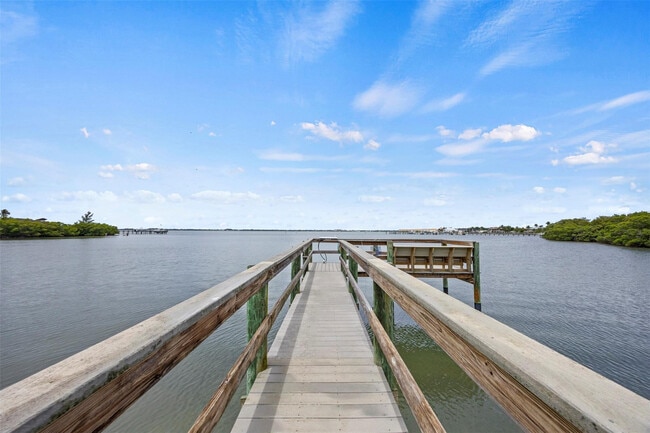 Building Photo - 801 S Ocean Dr