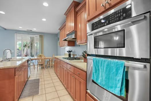 Building Photo - 2512 Cancun Ct