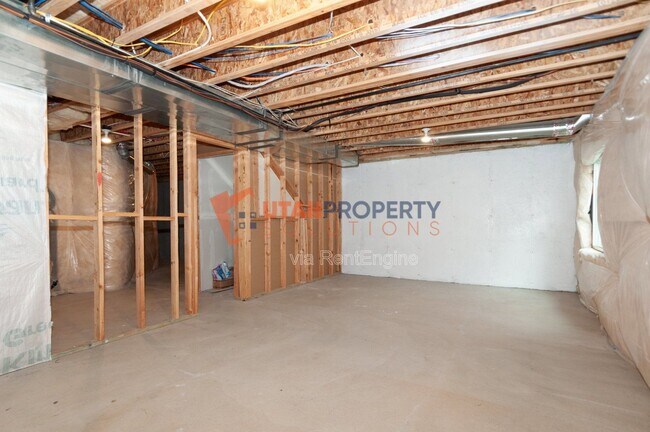 Building Photo - 15351 Tarawa Dr
