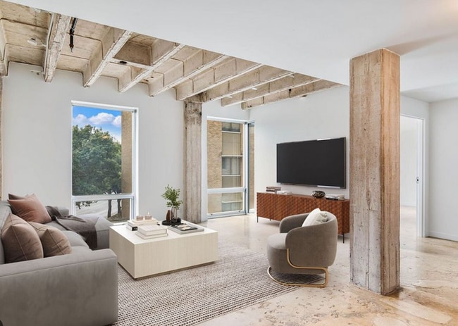 Building Photo - 1115 S Alamo St