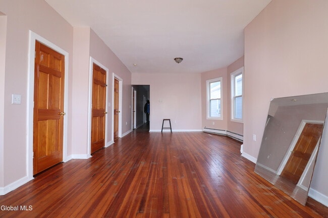 Building Photo - 29 Morris St