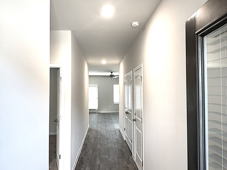 Building Photo - 3216 Emberly Dr