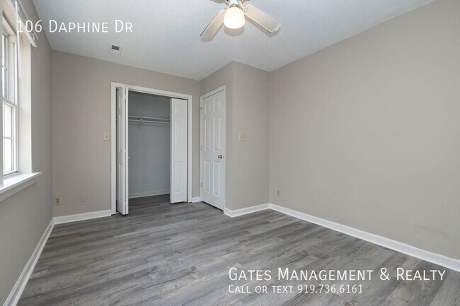 Building Photo - 106 Daphine Dr