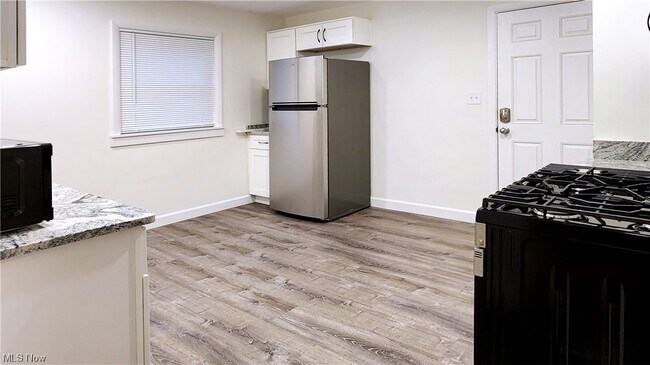 Building Photo - 2299 Westmoor Rd