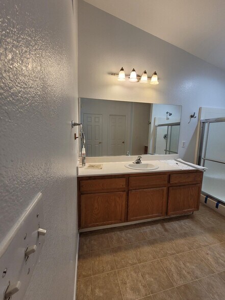 Building Photo - 5926 Silver Trace Ct