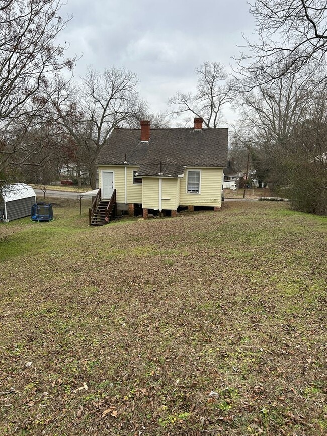 Building Photo - 24 W Tuscaloosa Ave