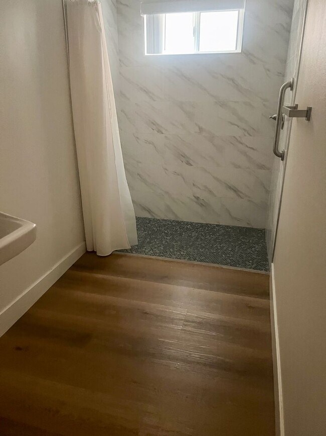 Interior Photo - 610 N Soto St