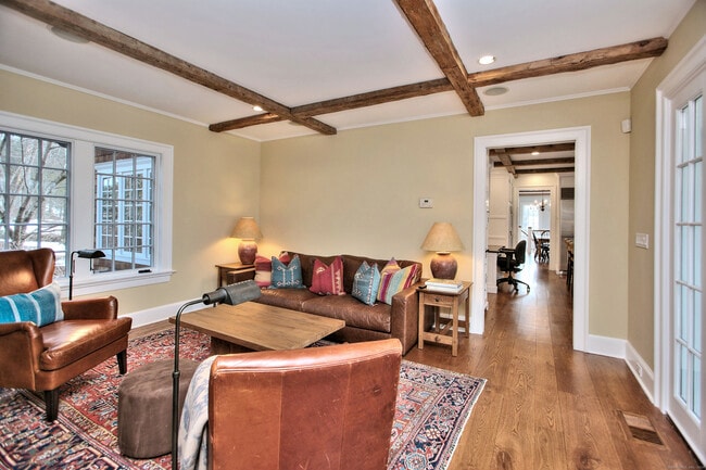 Building Photo - 15 Catamount Rd