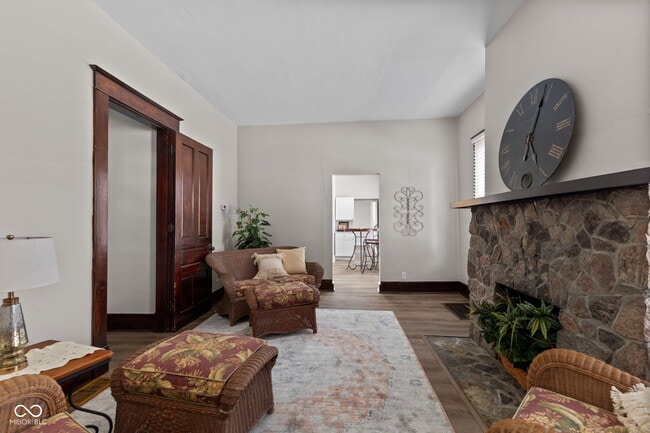 Building Photo - 195 W Marion St