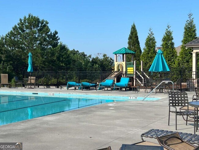 Building Photo - 370 Broadmoor Dr