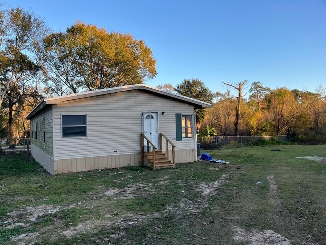 Building Photo - 12070 Clark Ln