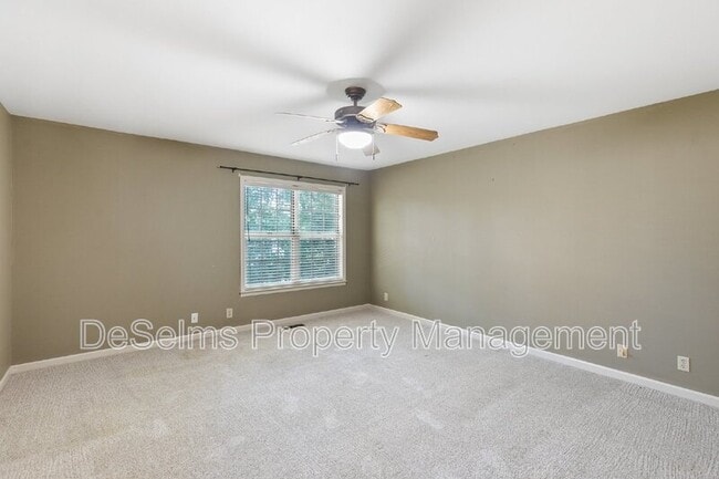 Building Photo - 208 Cottage Pl