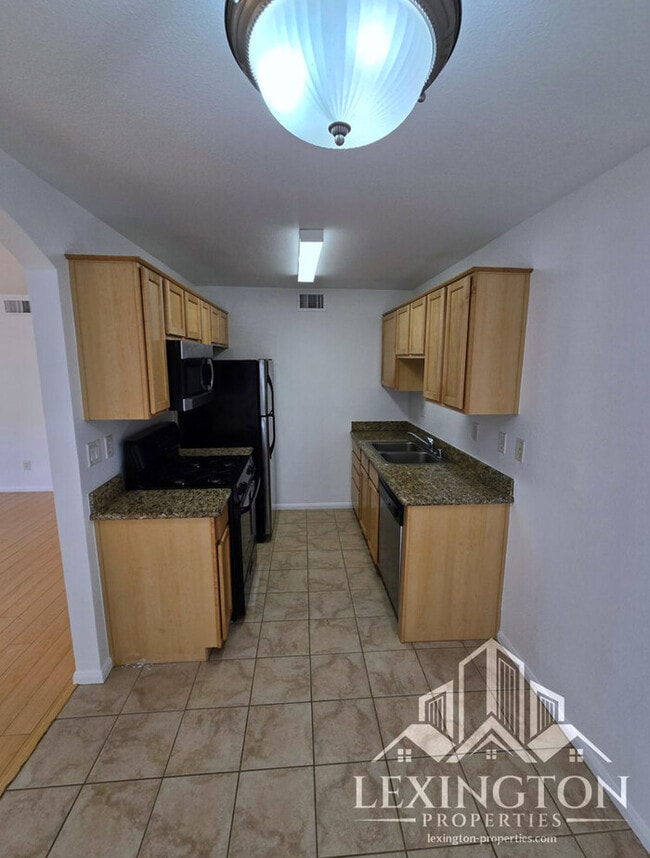 Building Photo - Fantastic, 2BD/1BA, Condo Home in The Villaggio near Madison Ave.!