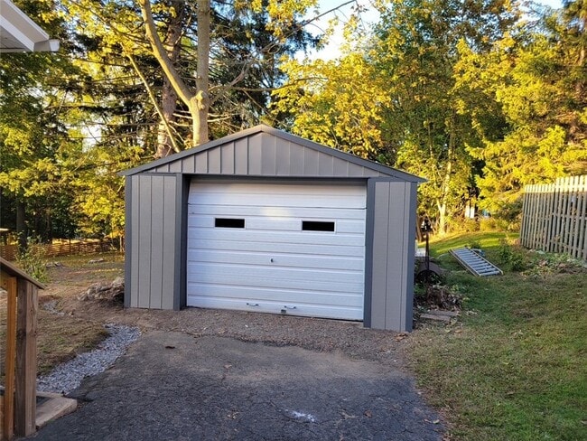 Building Photo - 25 Summit St