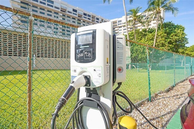 Building Photo - 5200 N Ocean Blvd