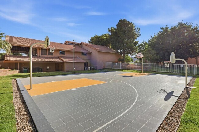 Building Photo - 860 S Village Rd