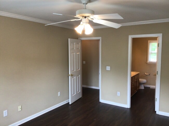 Building Photo - 423 Harvest Pine Road