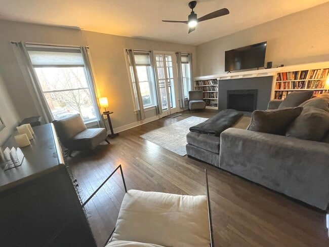 Building Photo - 1057 W Columbia Ave