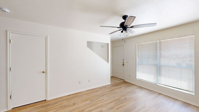 Building Photo - FREE DECEMBER RENT!!!