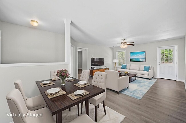Building Photo - Cozy Charm Meets Modern Touches in Oak Grove