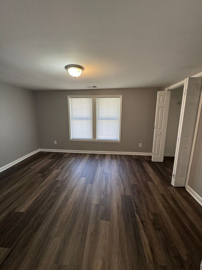 Building Photo - 416 Perman St SW